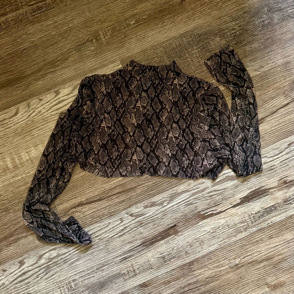 Wild Fable Black & Brown Snake Print Cropped Top Size Large